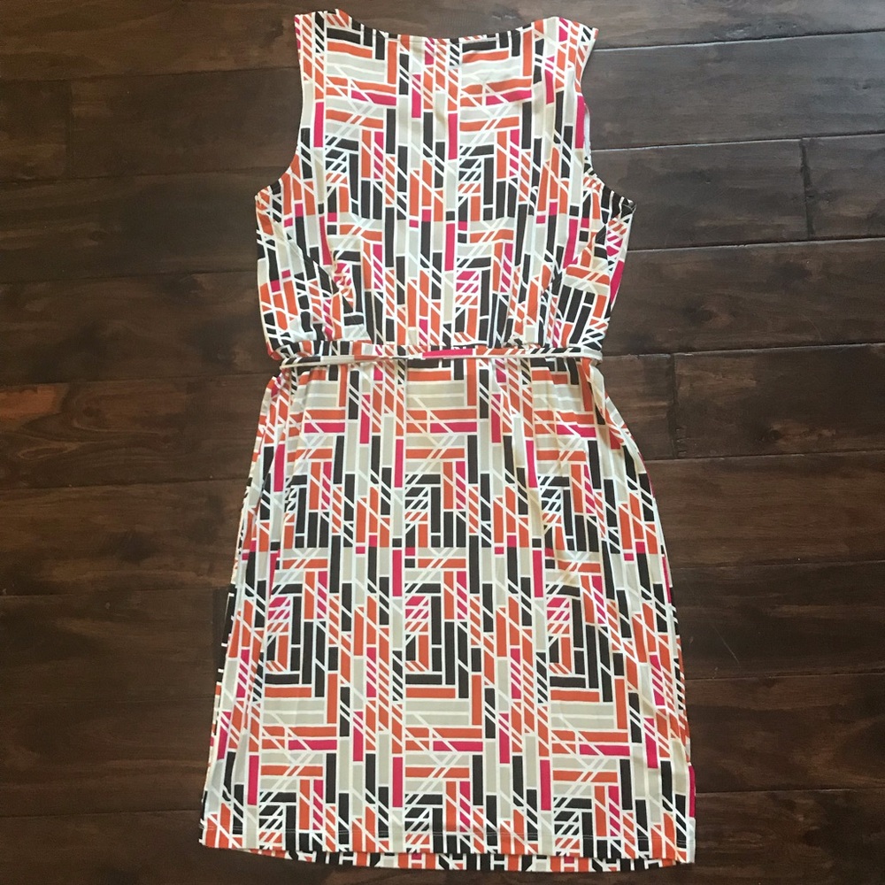 *SOLD* Ann Taylor Geometric Stretchy Dress - Picture 4 of 7
